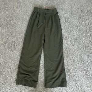 Abercrombie high waisted Sloane tailored pants size 25, color green